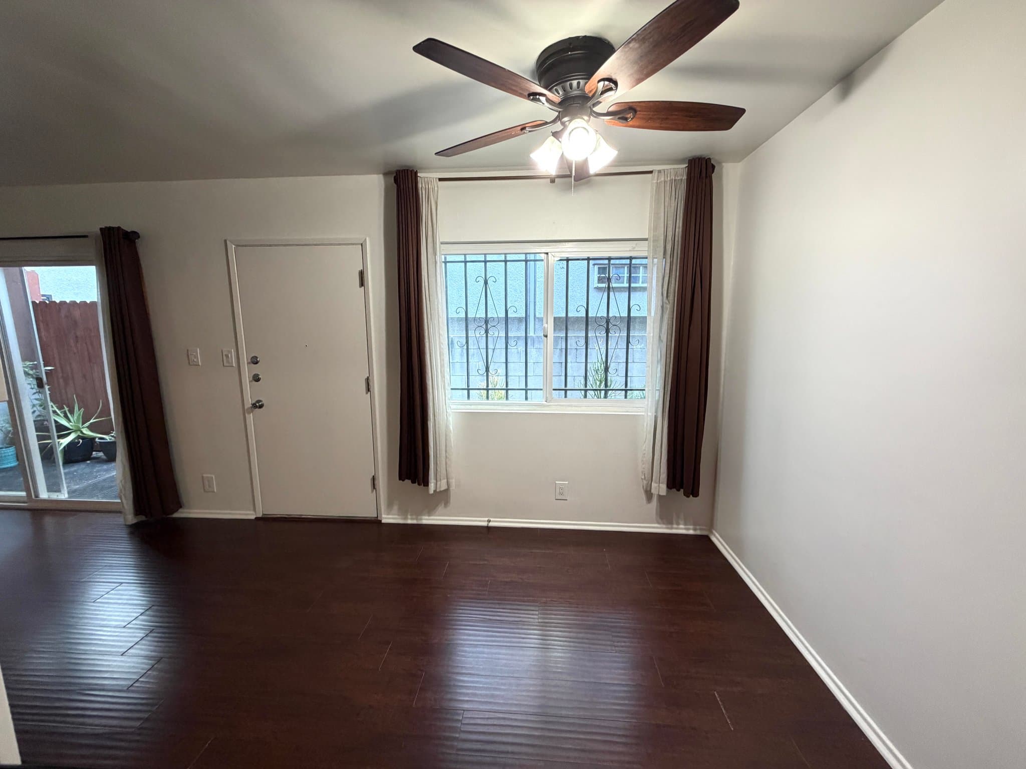 Culver City Apartment: 3840 Overland Ave