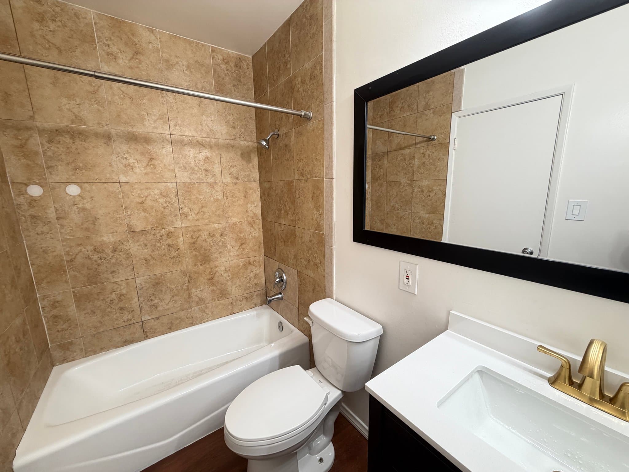 Culver City Apartment: 3840 Overland Ave