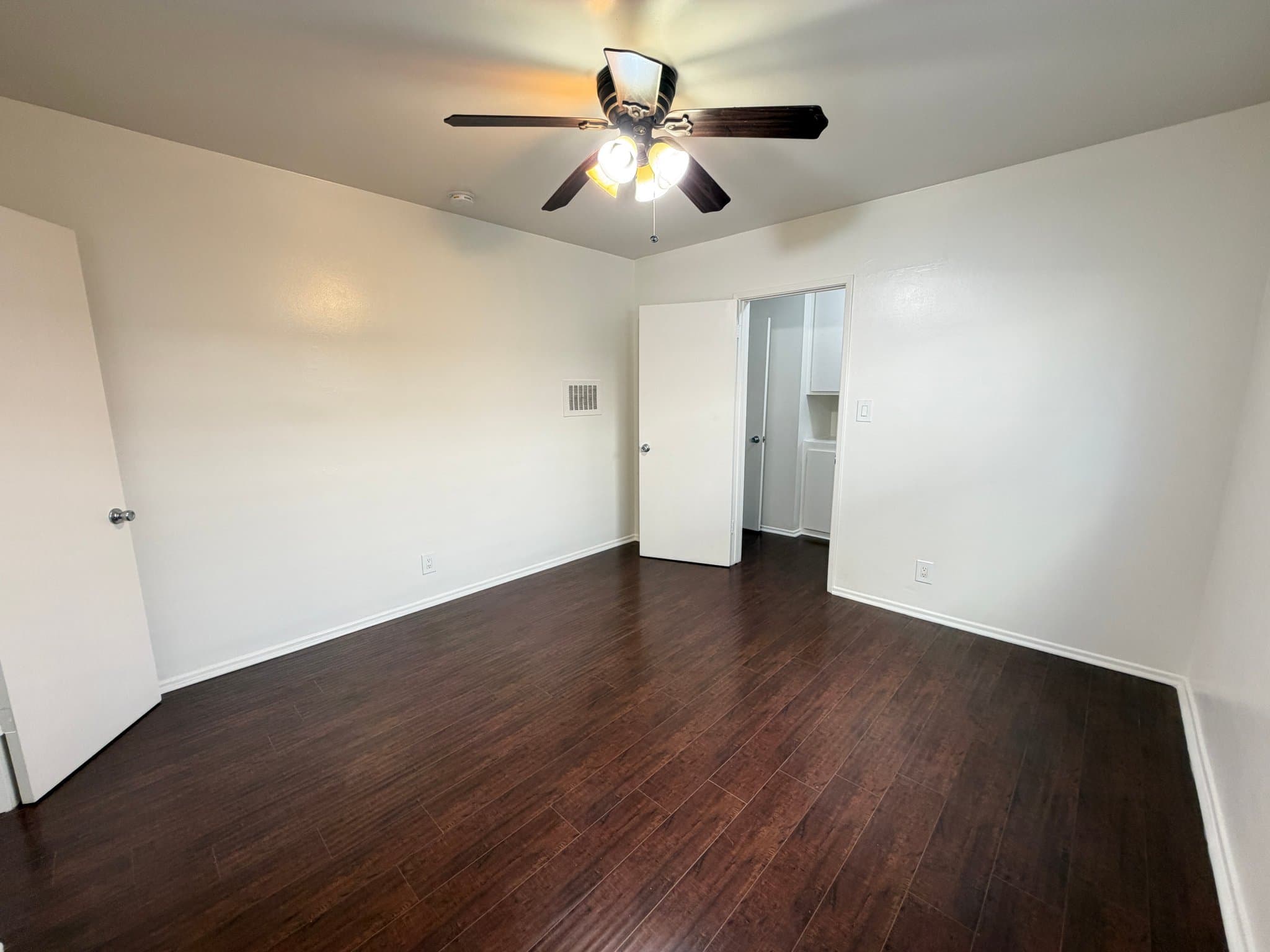 Culver City Apartment: 3840 Overland Ave