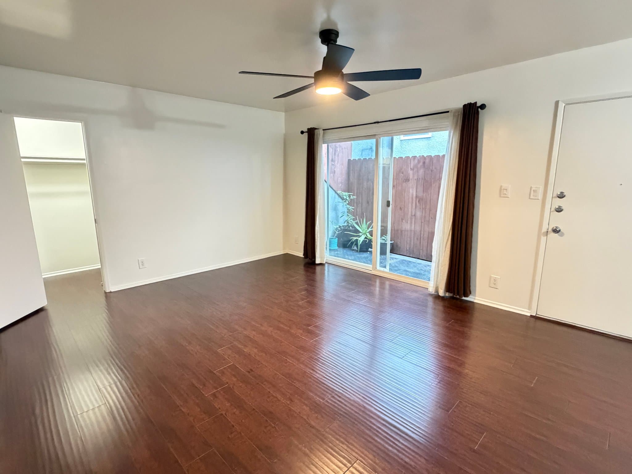 Culver City Apartment: 3840 Overland Ave