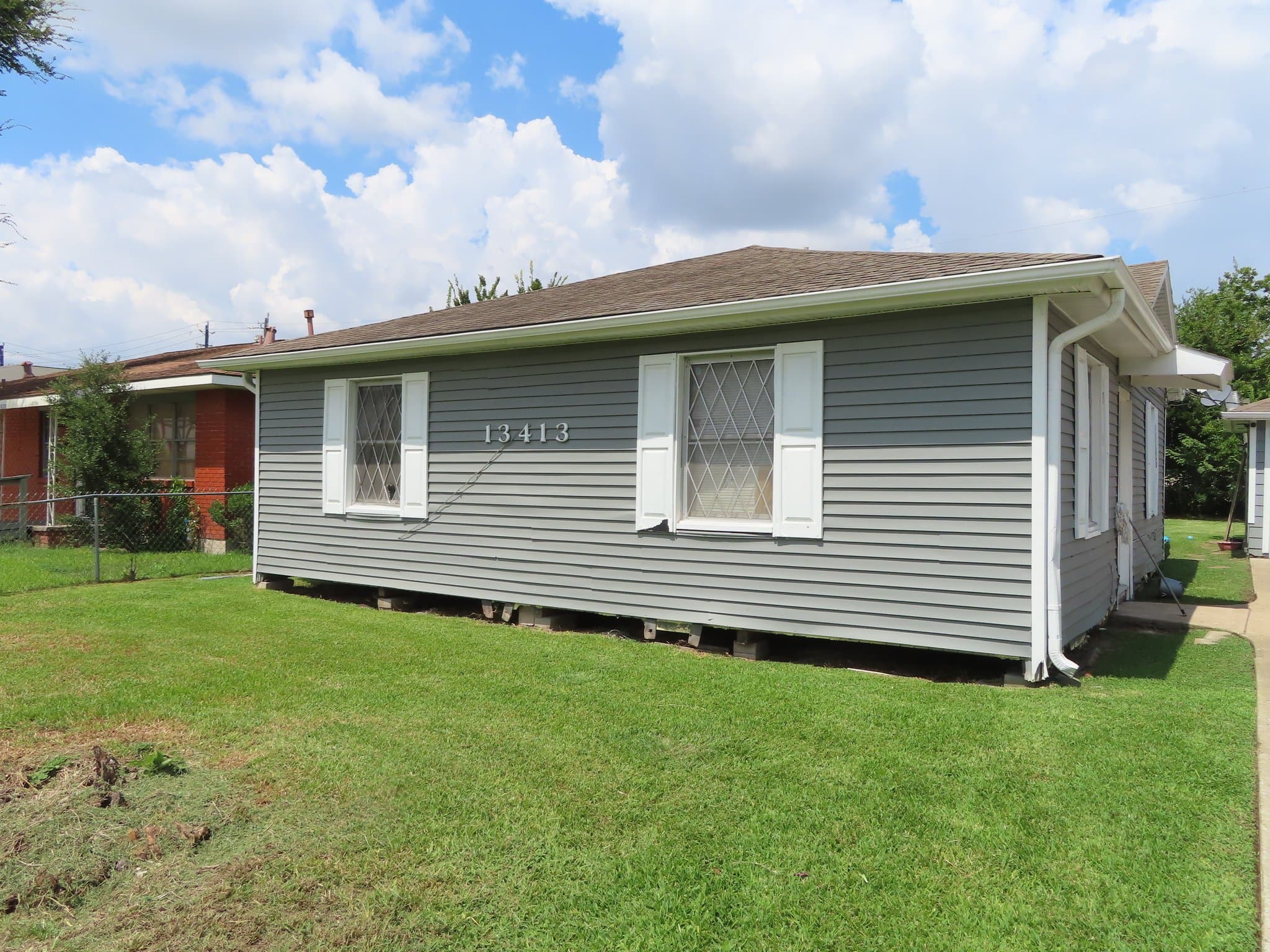 Houston House: 13413 Duluth St