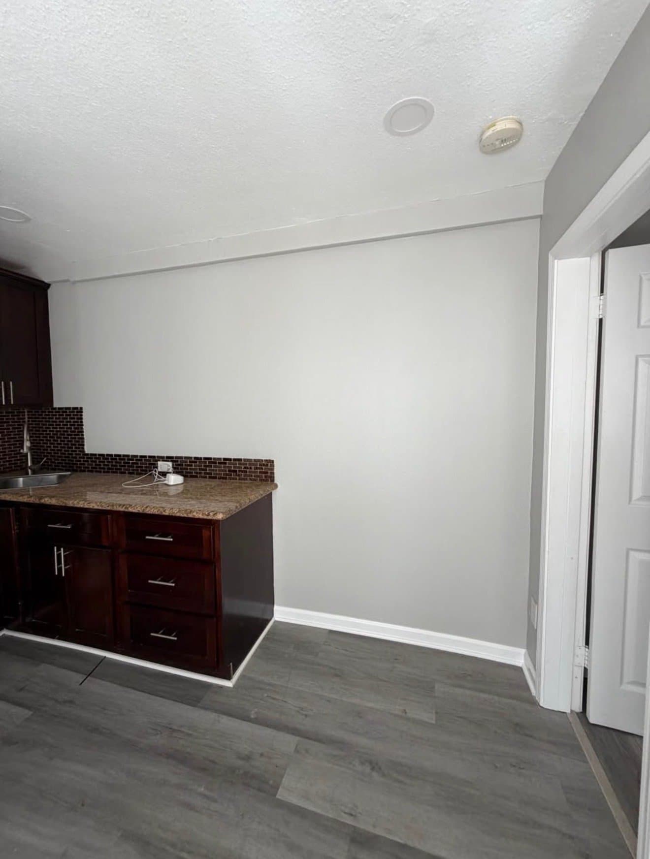 Long Beach House: 5436 Dairy Ave