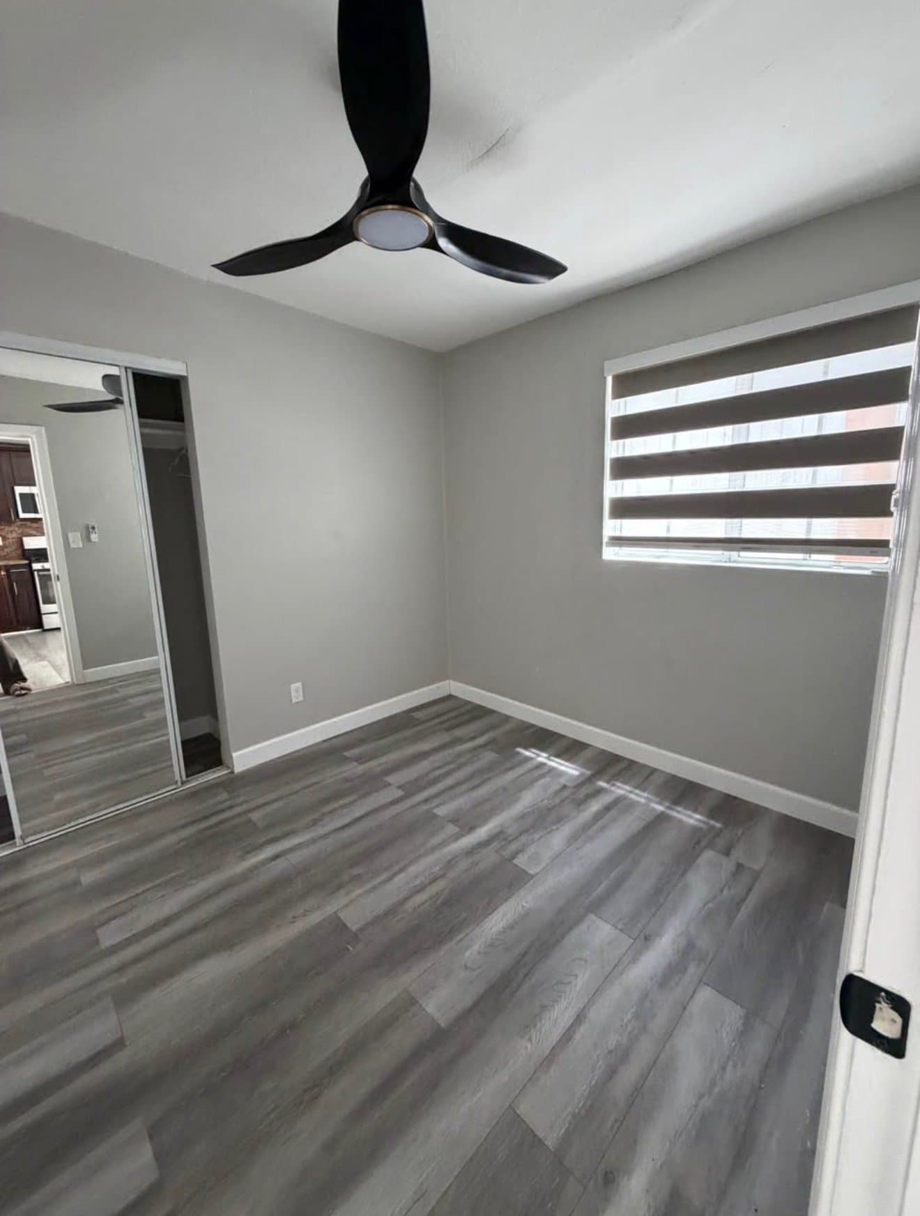 Long Beach House: 5436 Dairy Ave