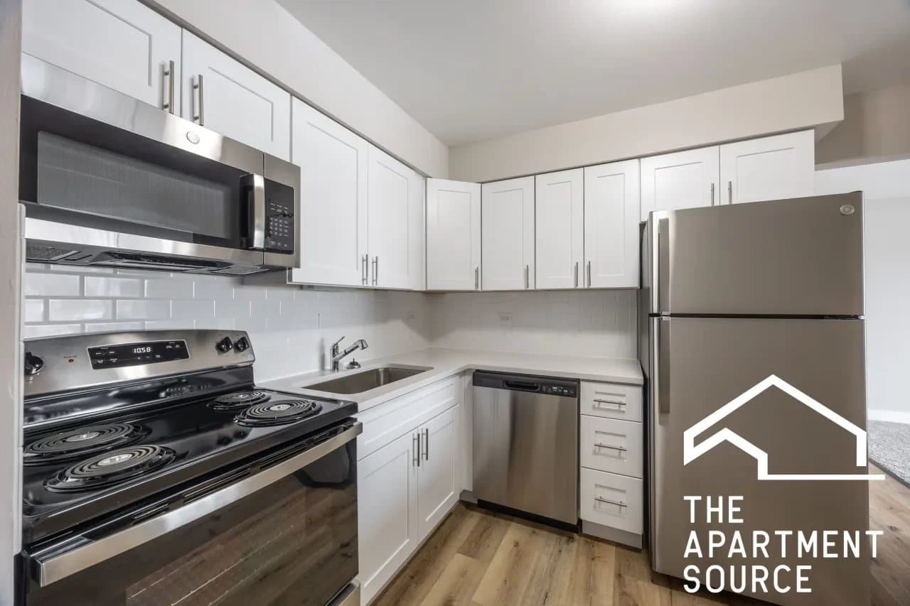 Oak Park Apartment: 110 North Kenilworth Avenue #1F Oak Park, IL 60301