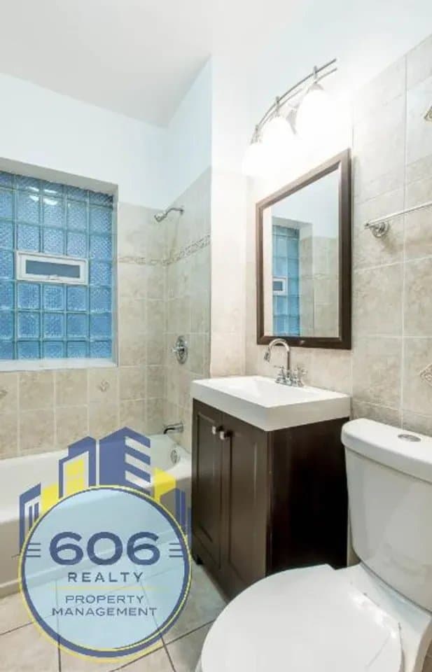 Chicago Apartment: 2252 North Laramie Avenue #1 Chicago, IL 60639