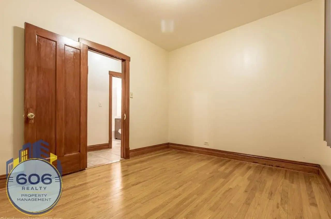 Chicago Apartment: 2252 North Laramie Avenue #1 Chicago, IL 60639