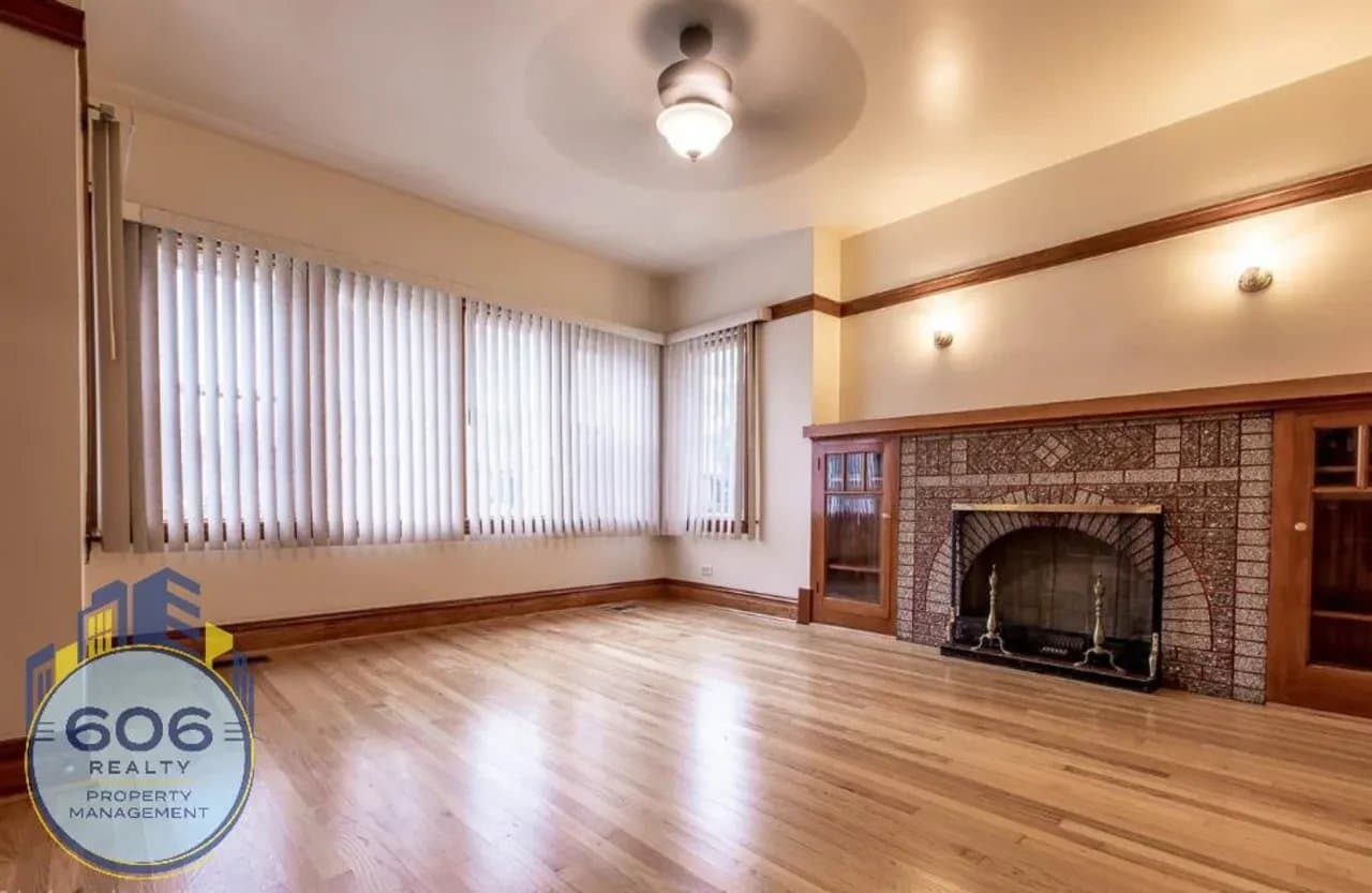 Chicago Apartment: 2252 North Laramie Avenue #1 Chicago, IL 60639