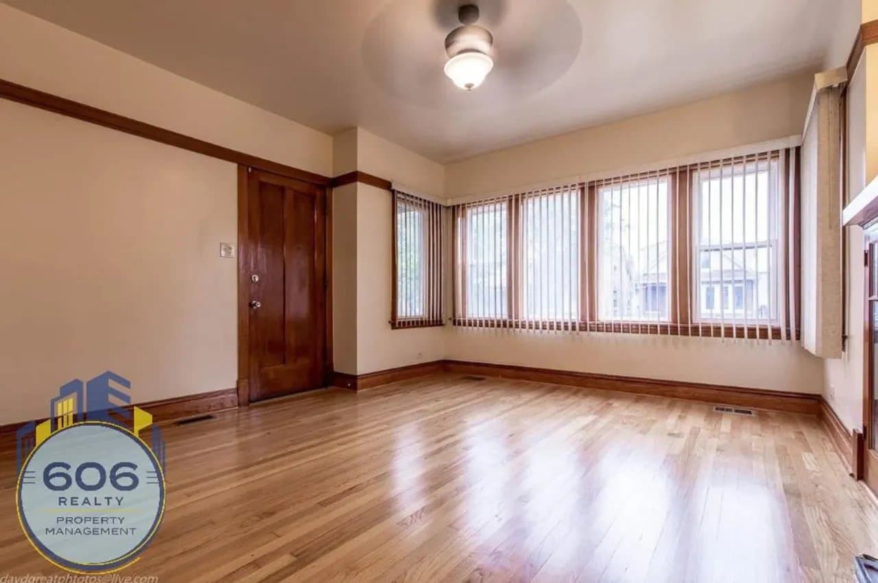 Chicago Apartment: 2252 North Laramie Avenue #1 Chicago, IL 60639