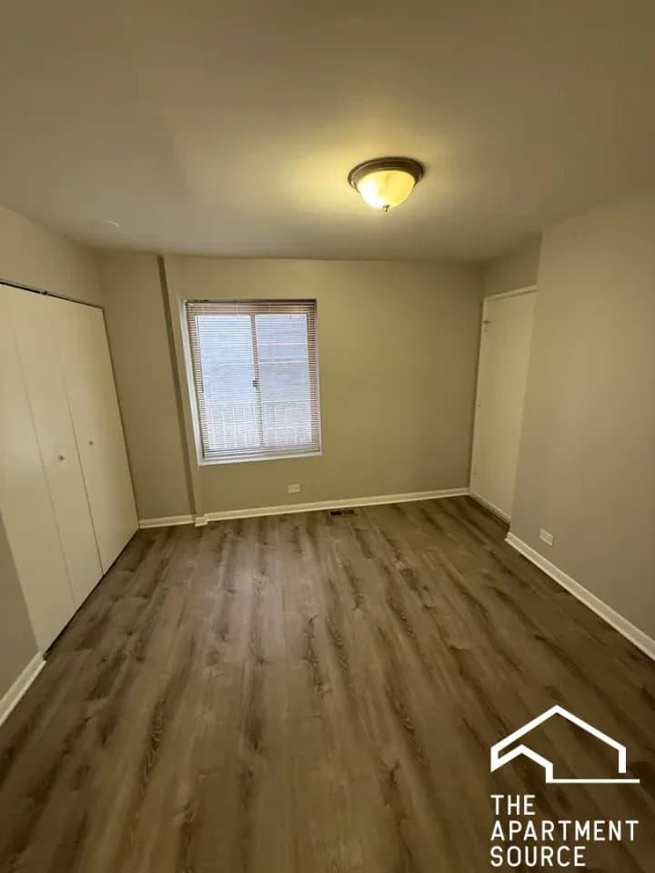 Chicago Apartment: 744 West Gordon Terrace #108 Chicago, IL 60613