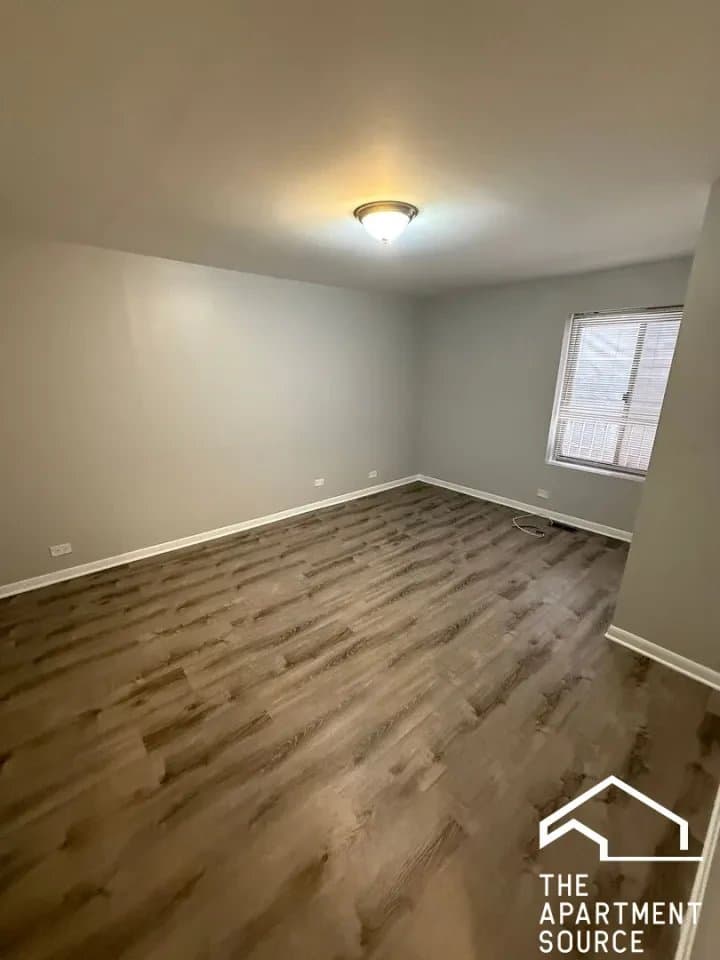 Chicago Apartment: 744 West Gordon Terrace #108 Chicago, IL 60613