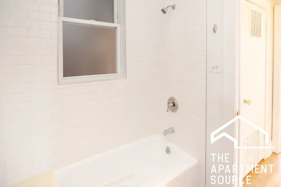 Chicago Apartment: 1550 West 95th Street #308 Chicago, IL 60643
