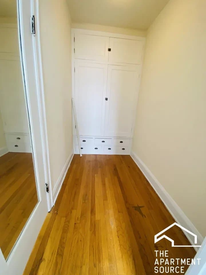 Chicago Apartment: 1550 West 95th Street #308 Chicago, IL 60643