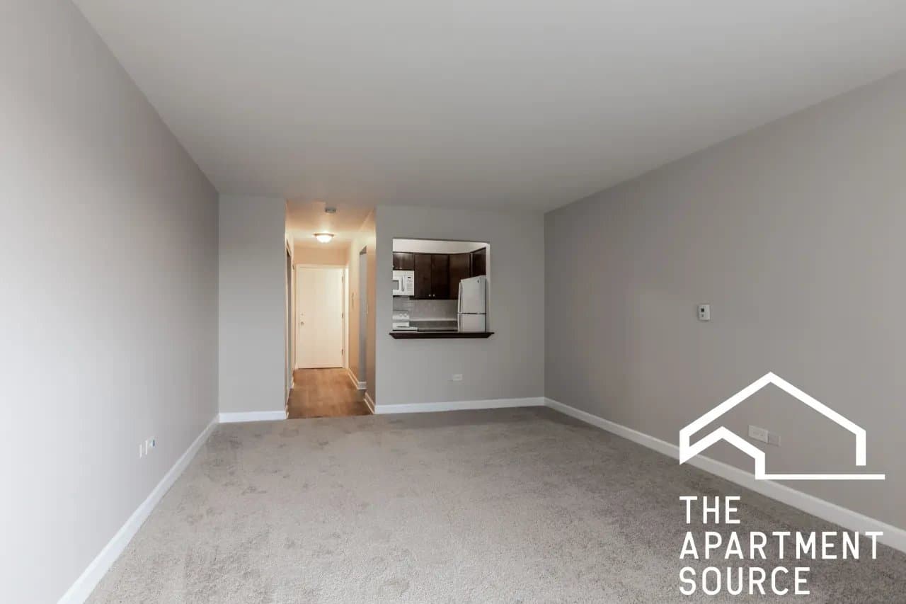 Elmwood Park Apartment: 7300 North Avenue #4G Elmwood Park, IL 60707