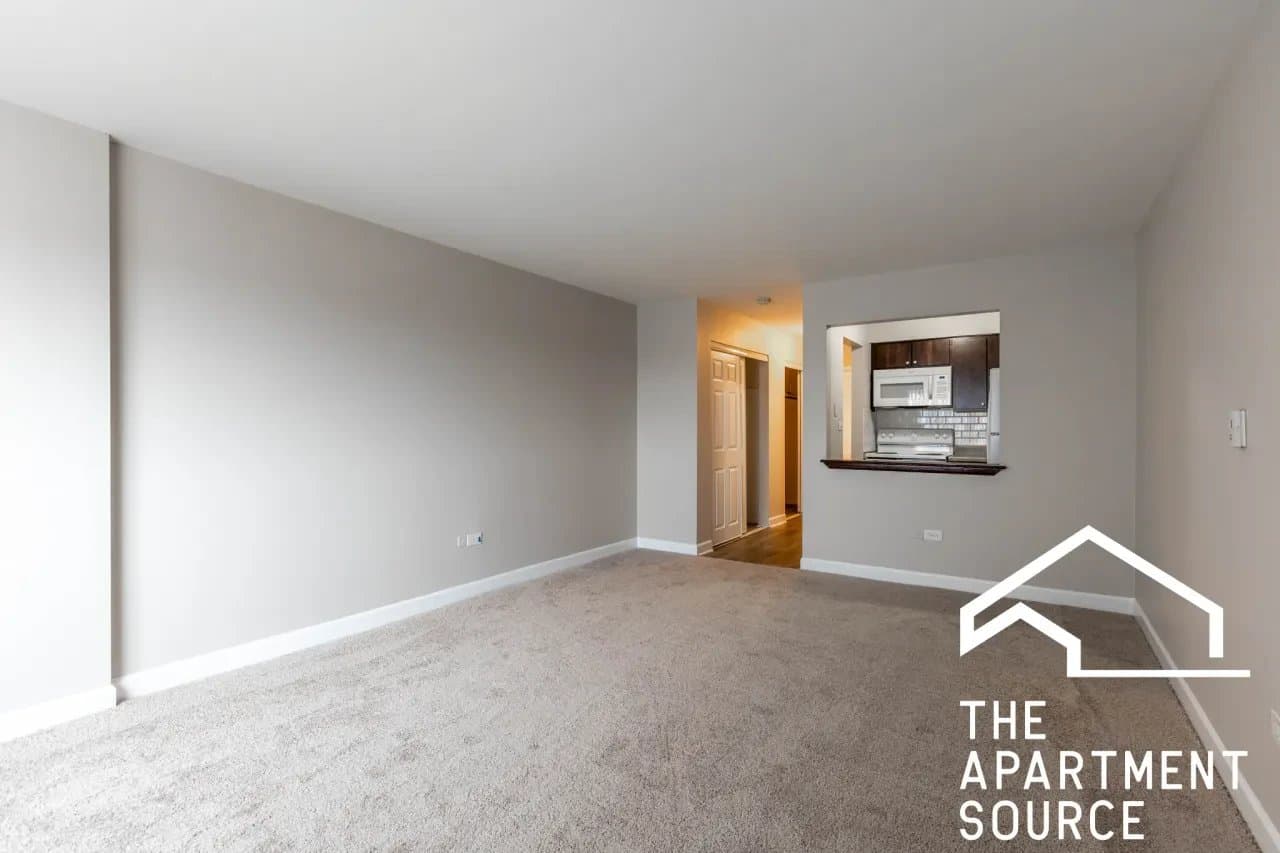 Elmwood Park Apartment: 7300 North Avenue #4G Elmwood Park, IL 60707