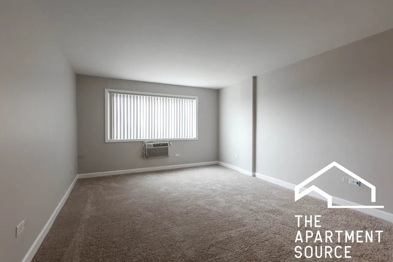 Elmwood Park Apartment: 7300 North Avenue #4G Elmwood Park, IL 60707