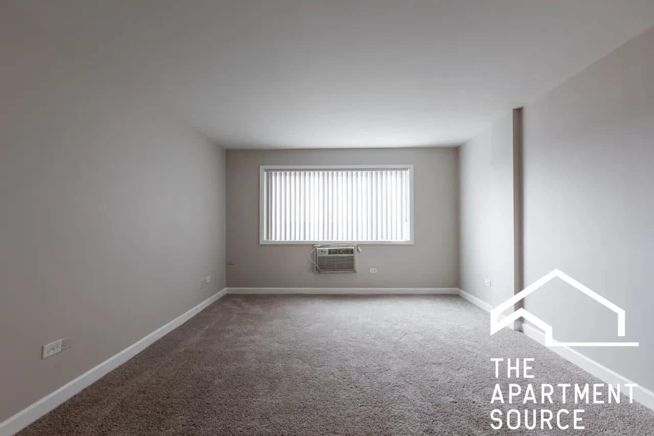 Elmwood Park Apartment: 7300 North Avenue #4G Elmwood Park, IL 60707