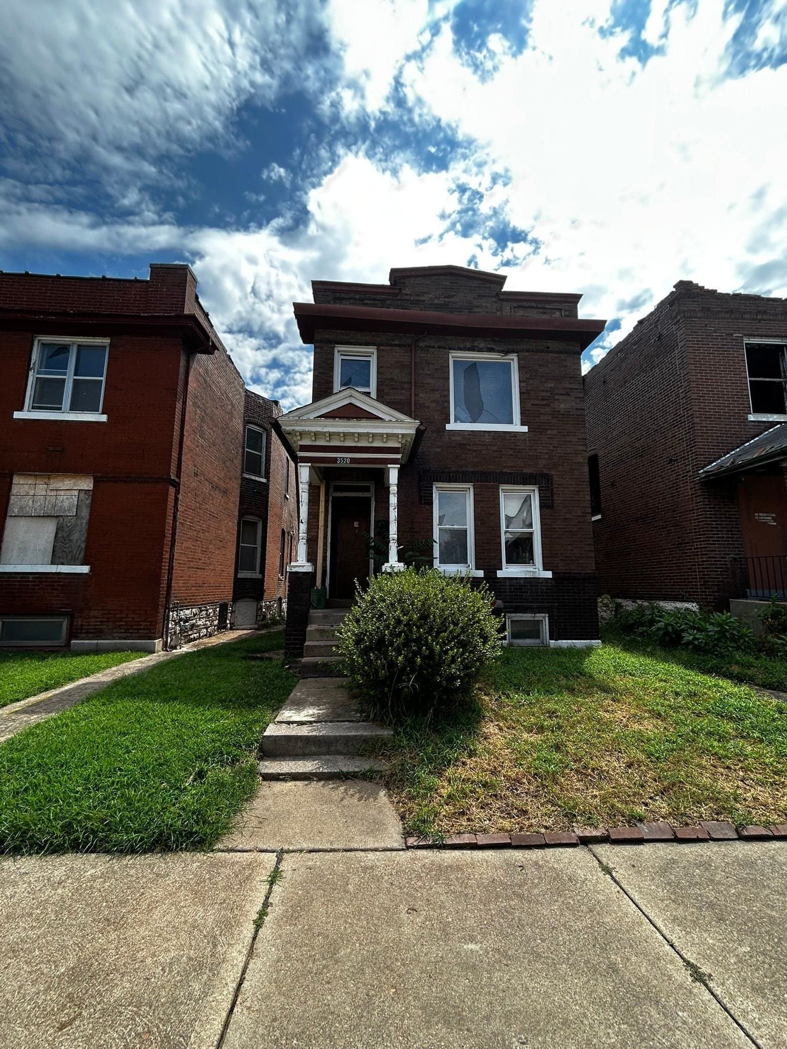 St. Louis House: 3520 Paris Ave