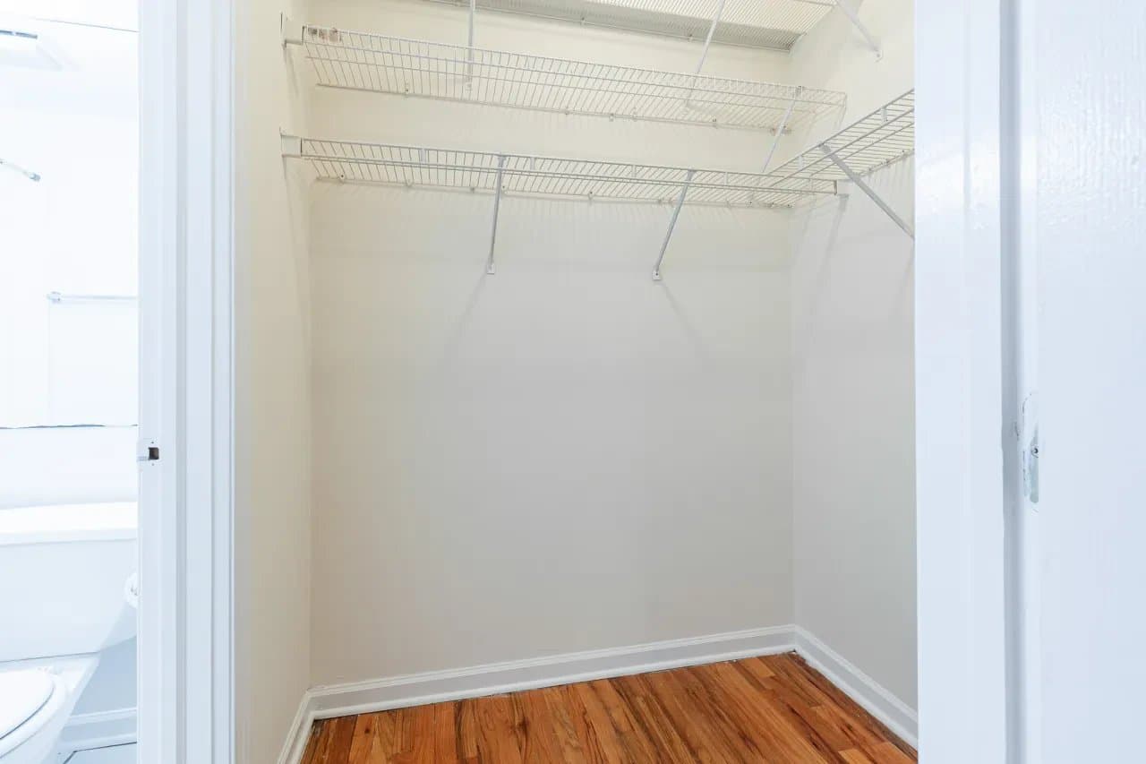 Chicago Apartment: 917 West Dakin Street #304 Chicago, IL 60613