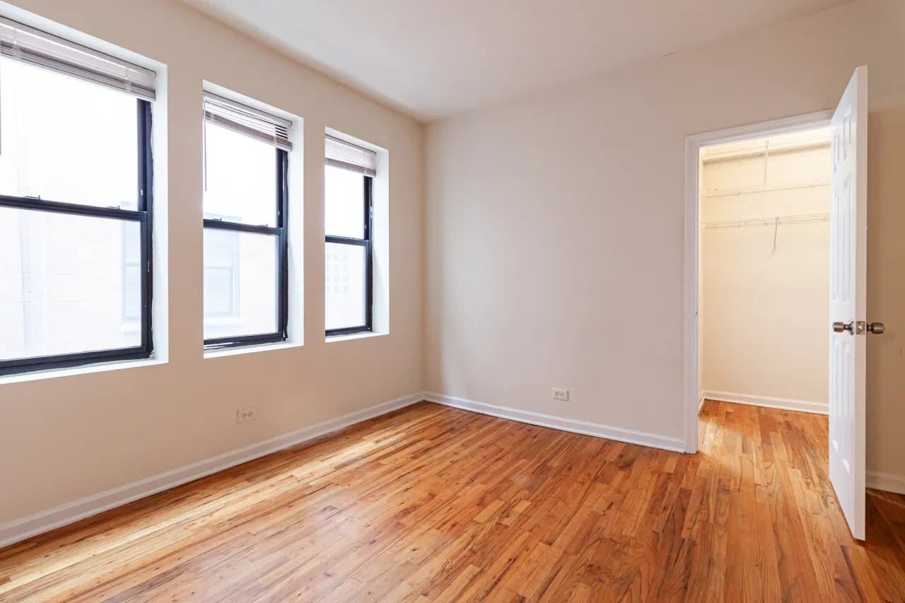 Chicago Apartment: 917 West Dakin Street #304 Chicago, IL 60613