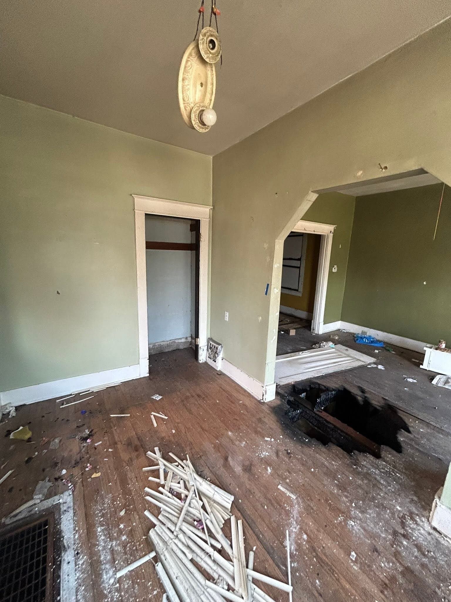 St. Louis House: 4424 Marcus