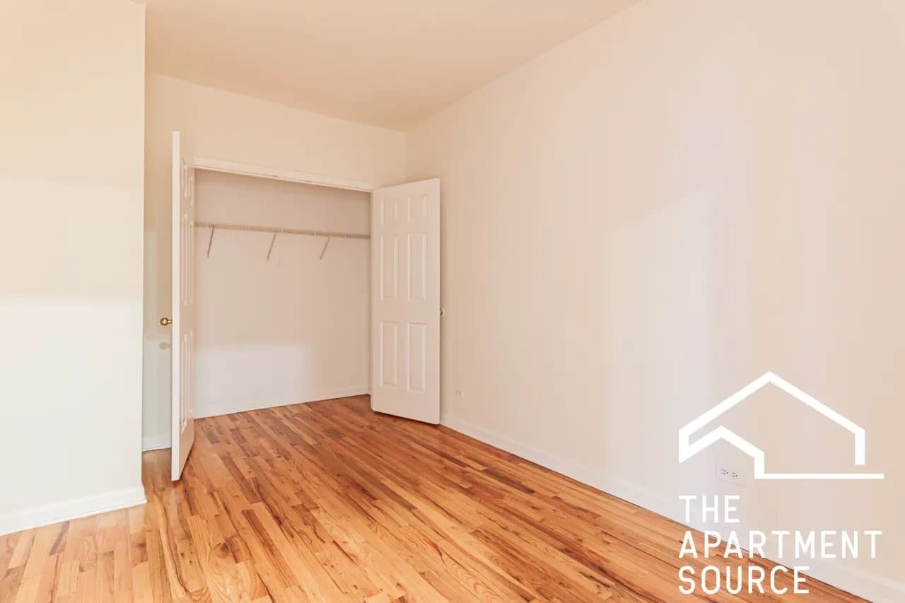 Chicago Apartment: 917 West Dakin Street #203 Chicago, IL 60613