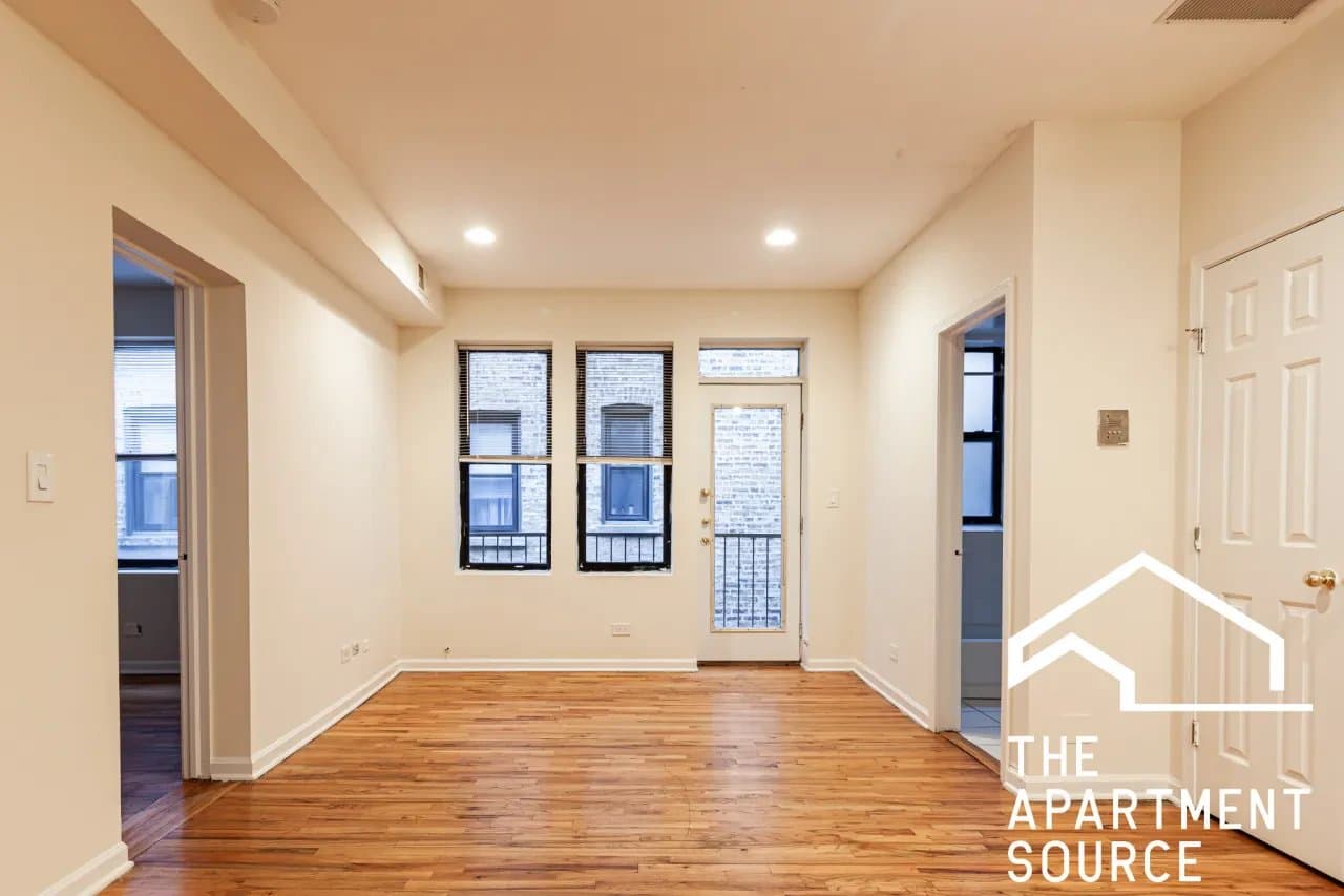 Chicago Apartment: 917 West Dakin Street #203 Chicago, IL 60613