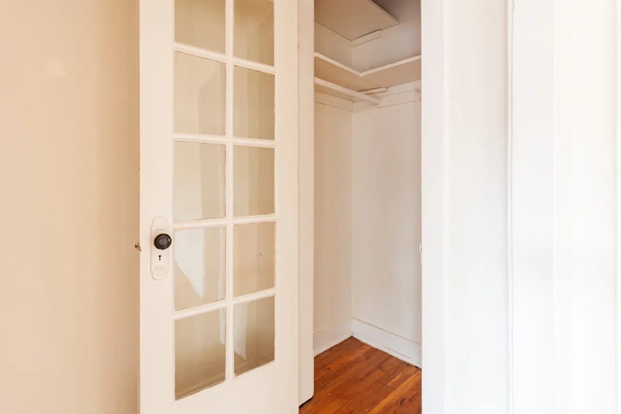 Chicago Apartment: 630 West Cornelia Avenue #N3 Chicago, IL 60657