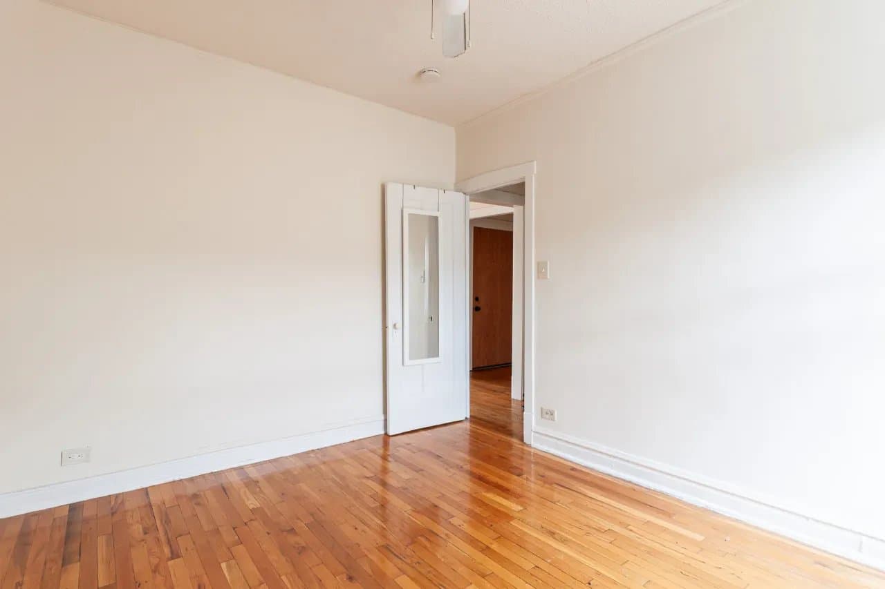 Chicago Apartment: 630 West Cornelia Avenue #N3 Chicago, IL 60657