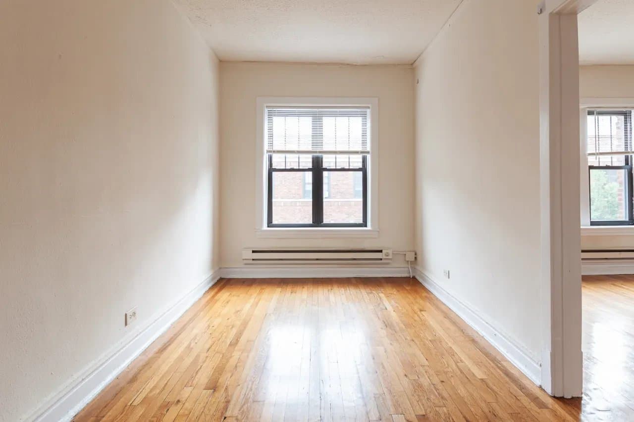 Chicago Apartment: 630 West Cornelia Avenue #N3 Chicago, IL 60657
