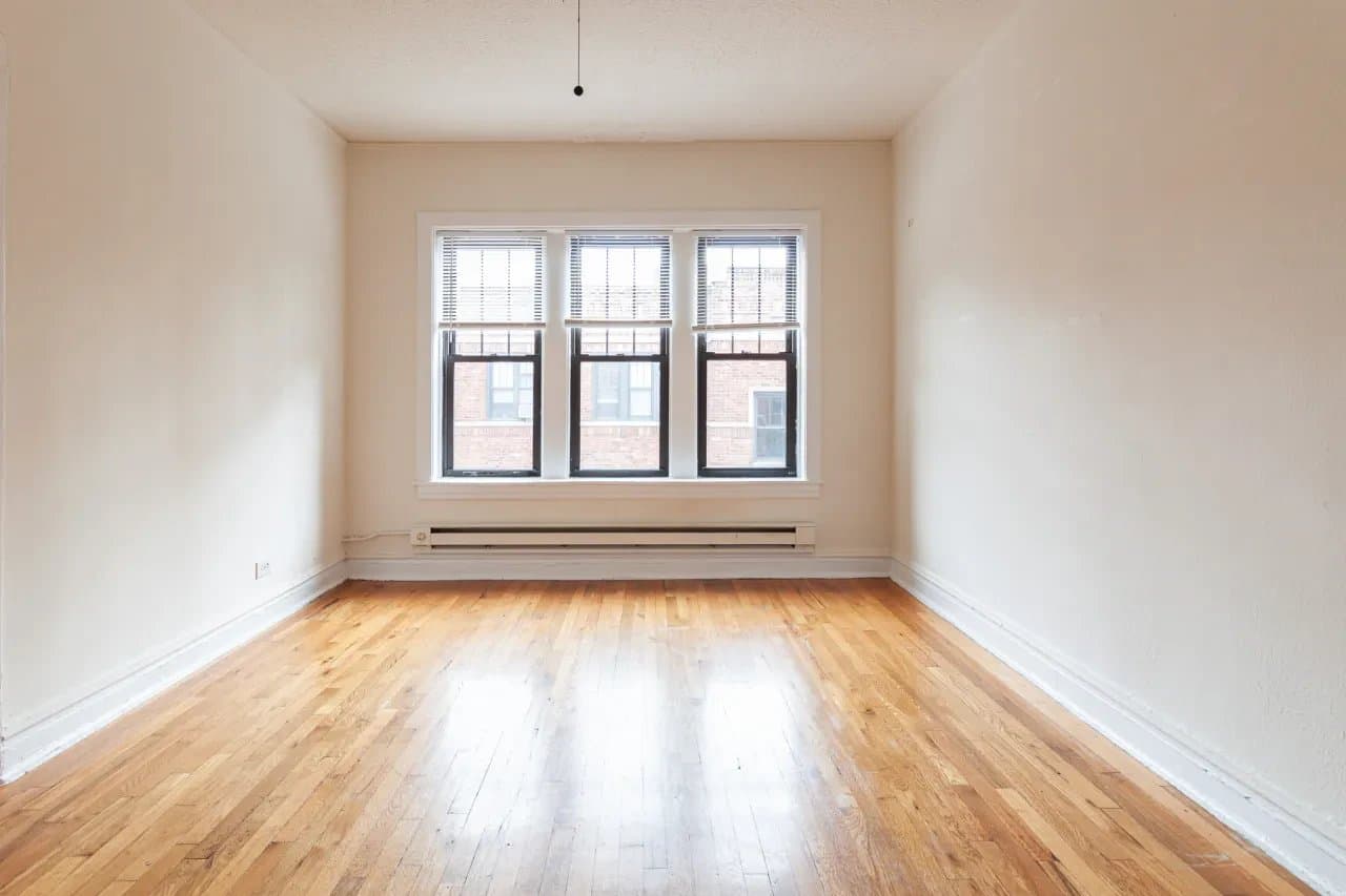 Chicago Apartment: 630 West Cornelia Avenue #N3 Chicago, IL 60657
