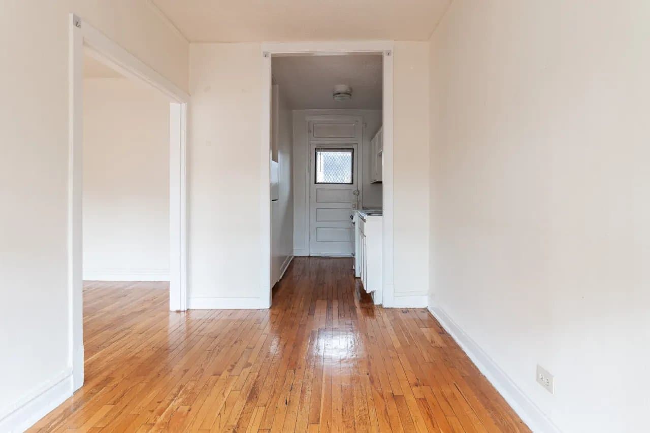 Chicago Apartment: 630 West Cornelia Avenue #N3 Chicago, IL 60657