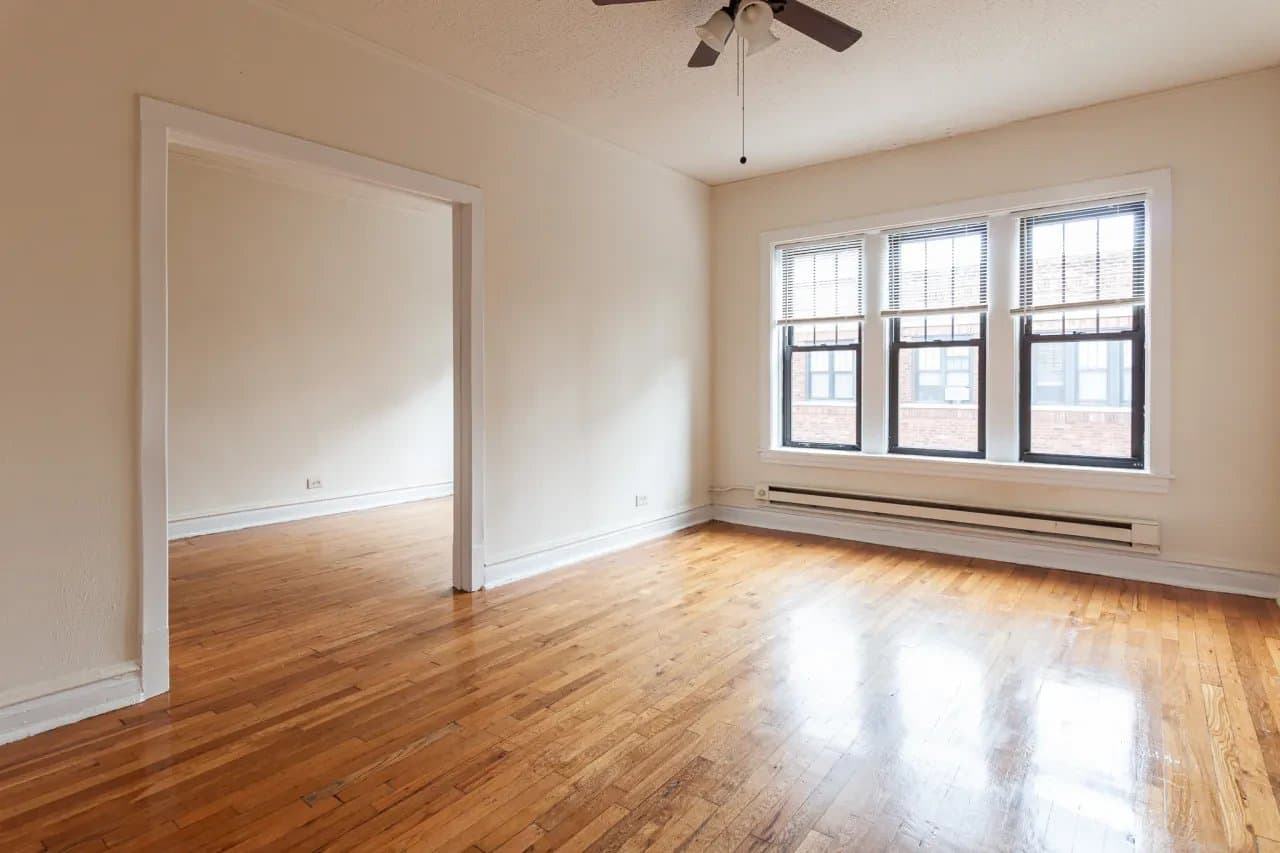 Chicago Apartment: 630 West Cornelia Avenue #N3 Chicago, IL 60657