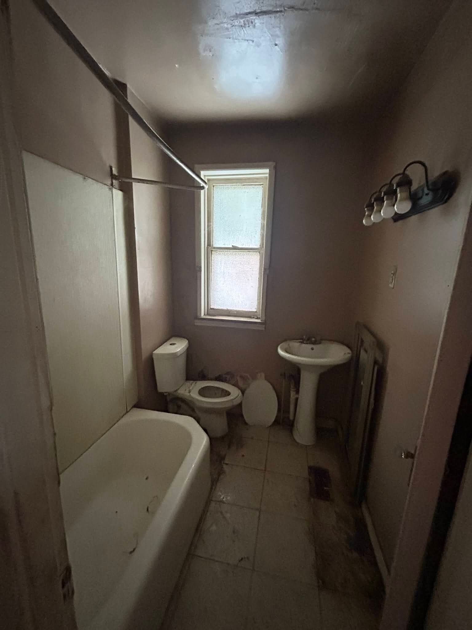 St. Louis House: 4546 Pope Ave