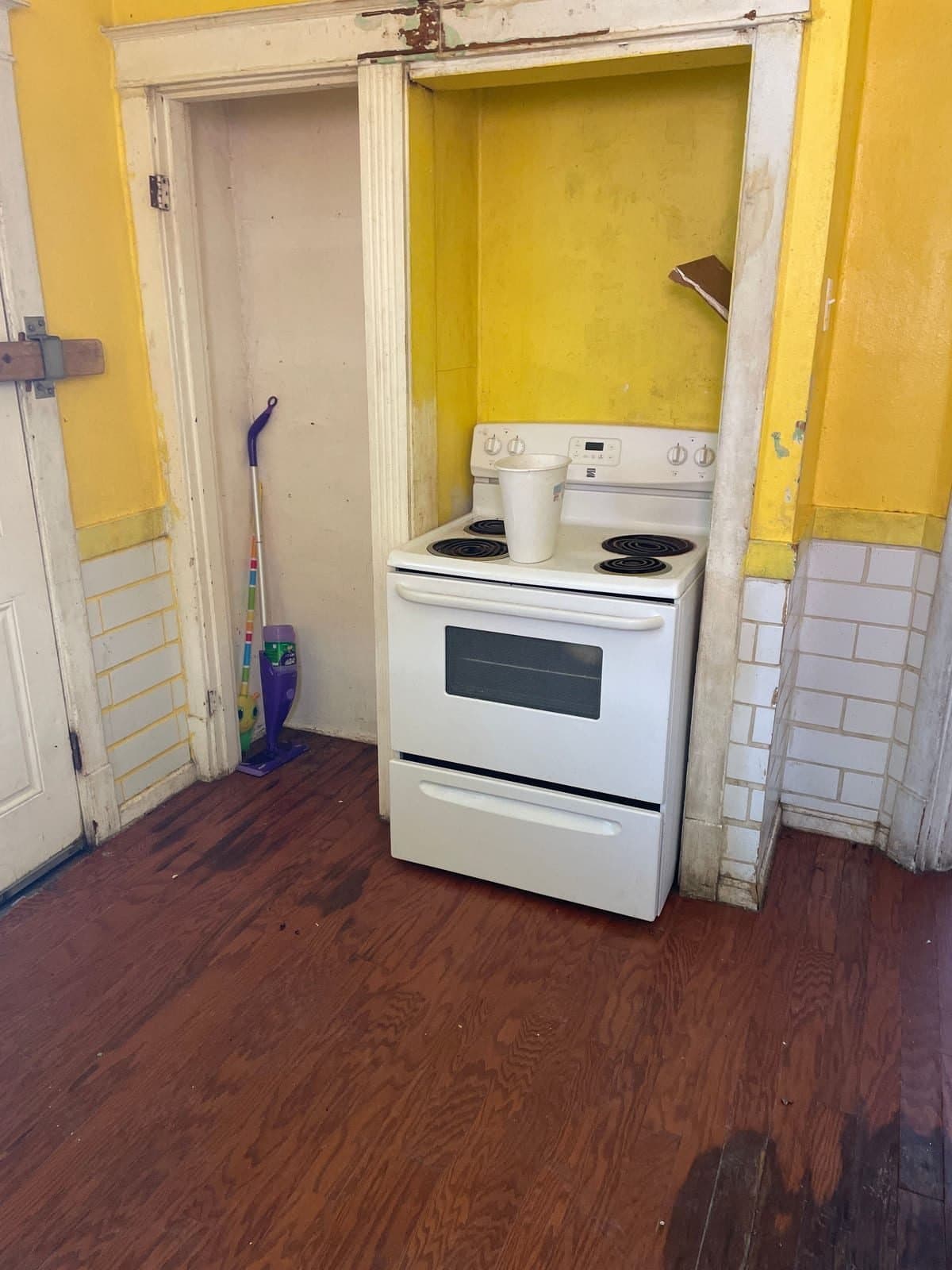 St. Louis House: 4919 Thelka Ave