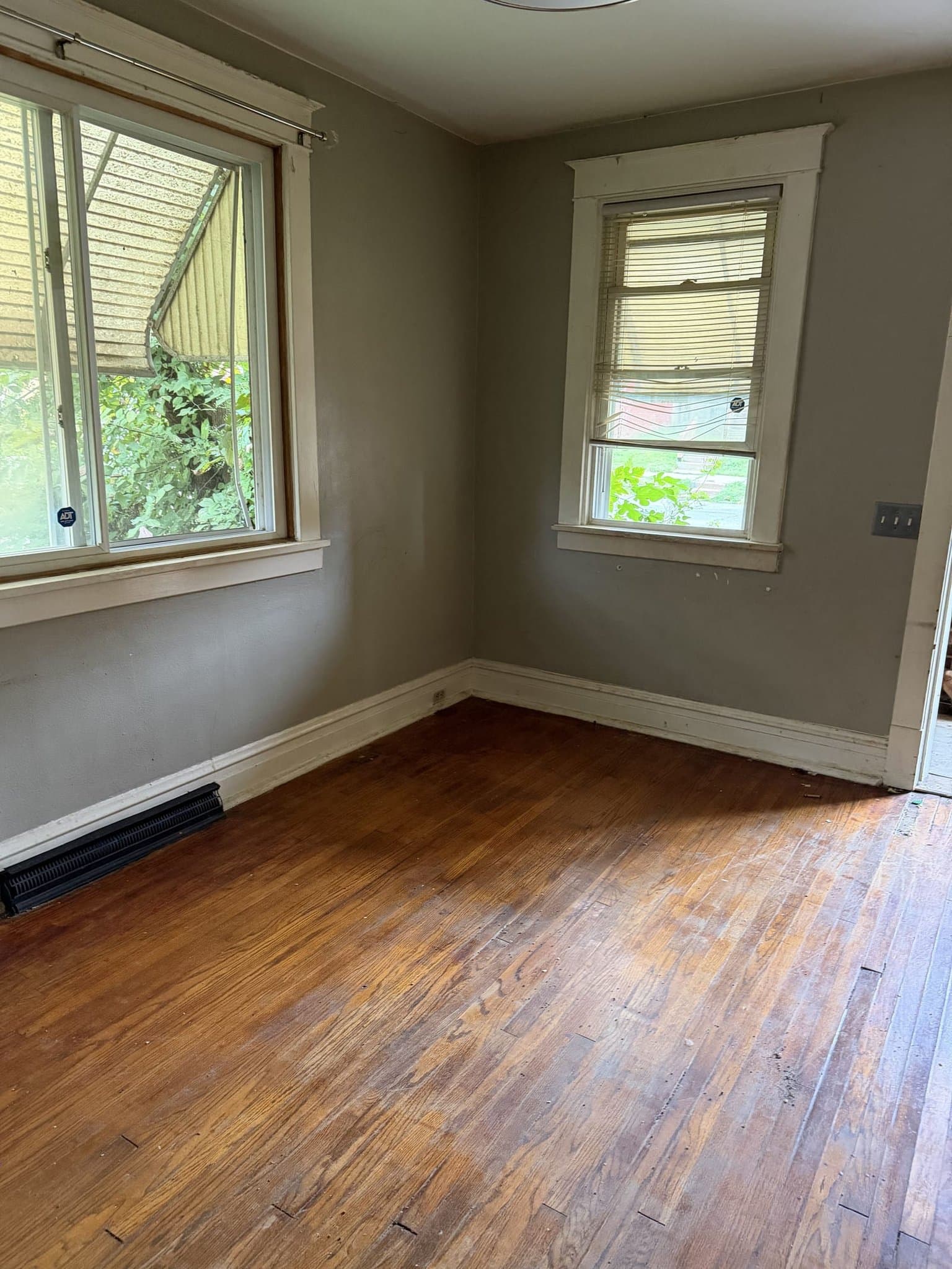 St. Louis House: 6580 Saint Louis Ave