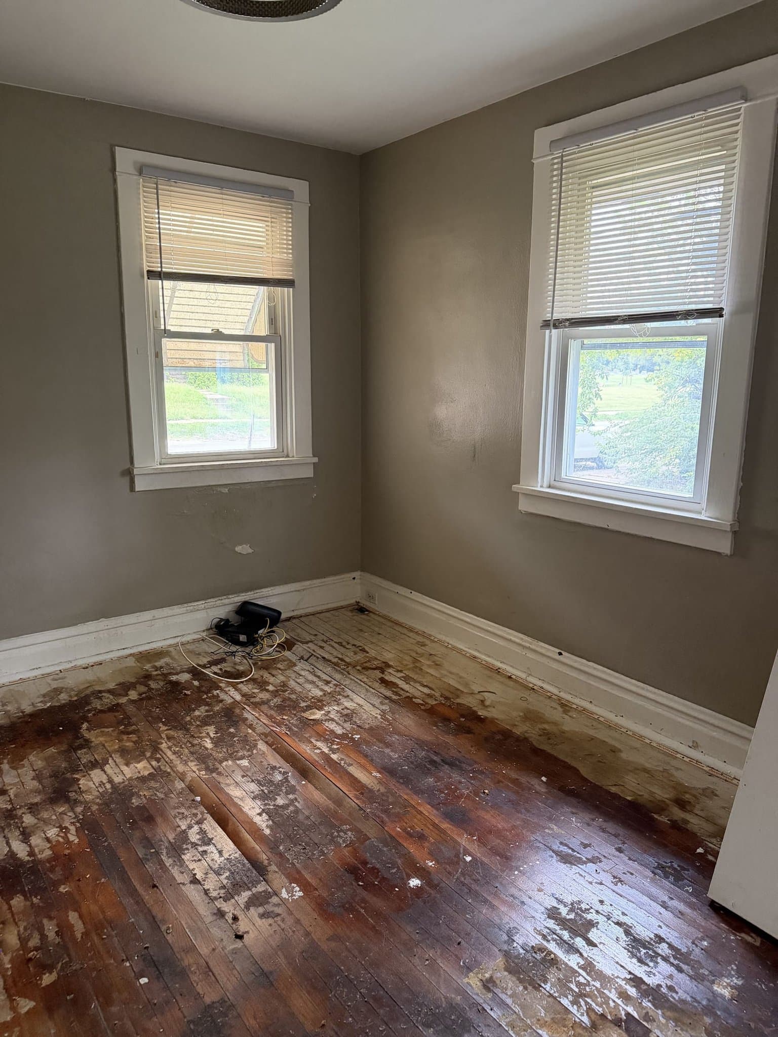 St. Louis House: 6580 Saint Louis Ave