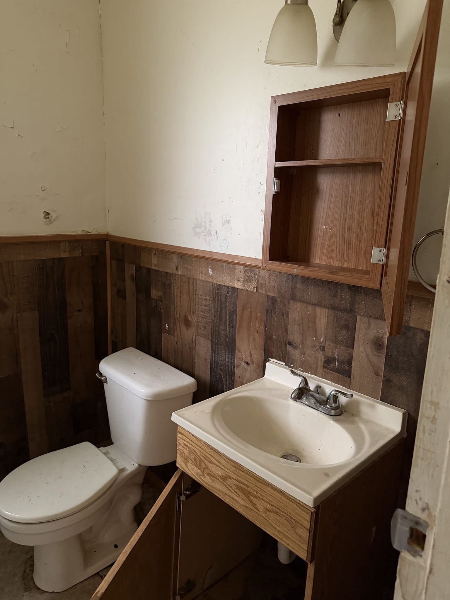 St. Louis House: 6580 Saint Louis Ave