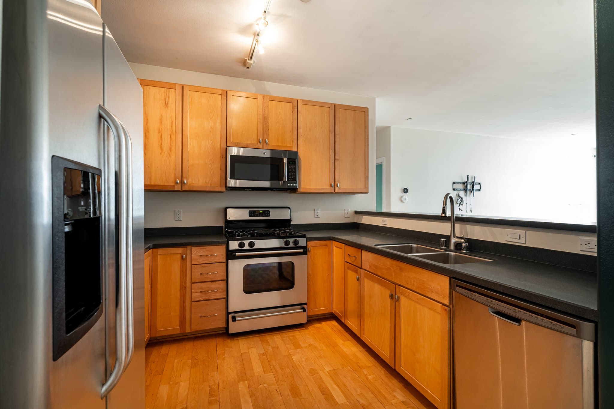 Milwaukee Condo: 1905 N Water St