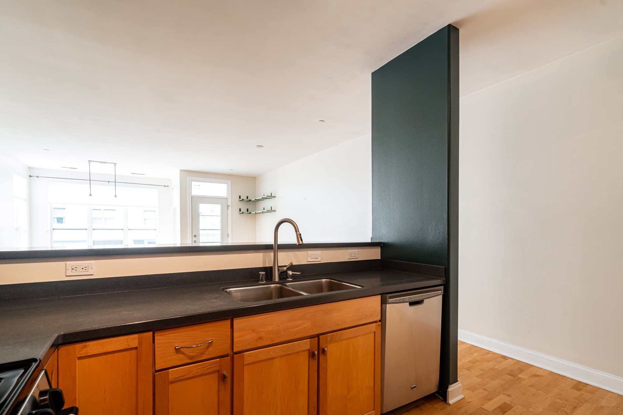 Milwaukee Condo: 1905 N Water St