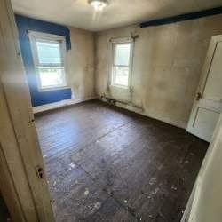 Akron House: 912 Slosson St