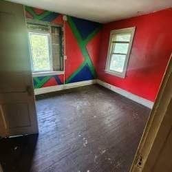 Akron House: 912 Slosson St