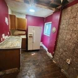 Akron House: 912 Slosson St