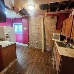 Akron House: 912 Slosson St