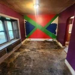 Akron House: 912 Slosson St
