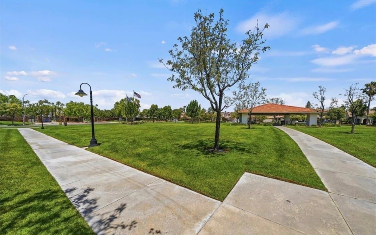 Riverside House: 11598 Countryrise Ln