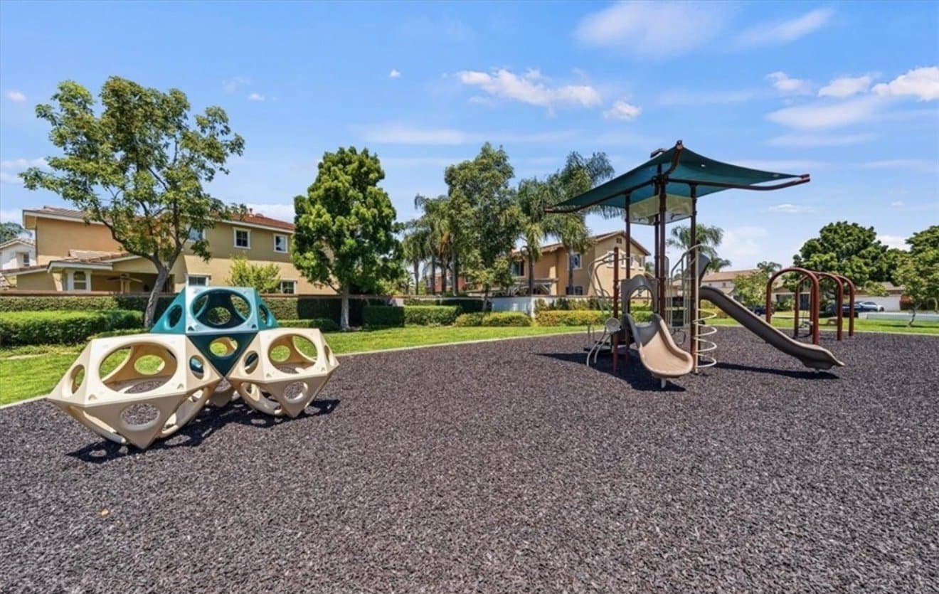 Riverside House: 11598 Countryrise Ln