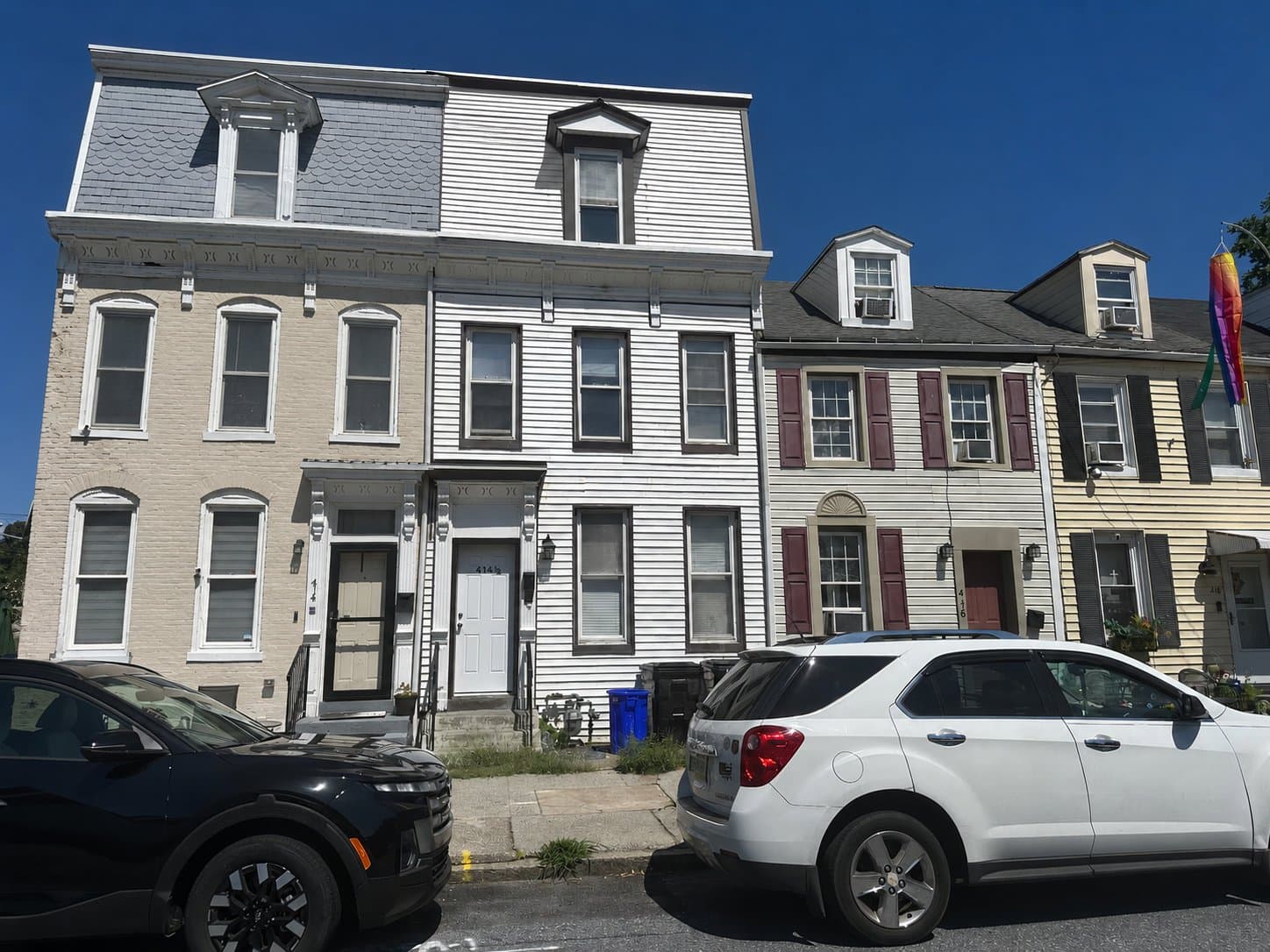 Harrisburg House: 414 1/2 Harris St