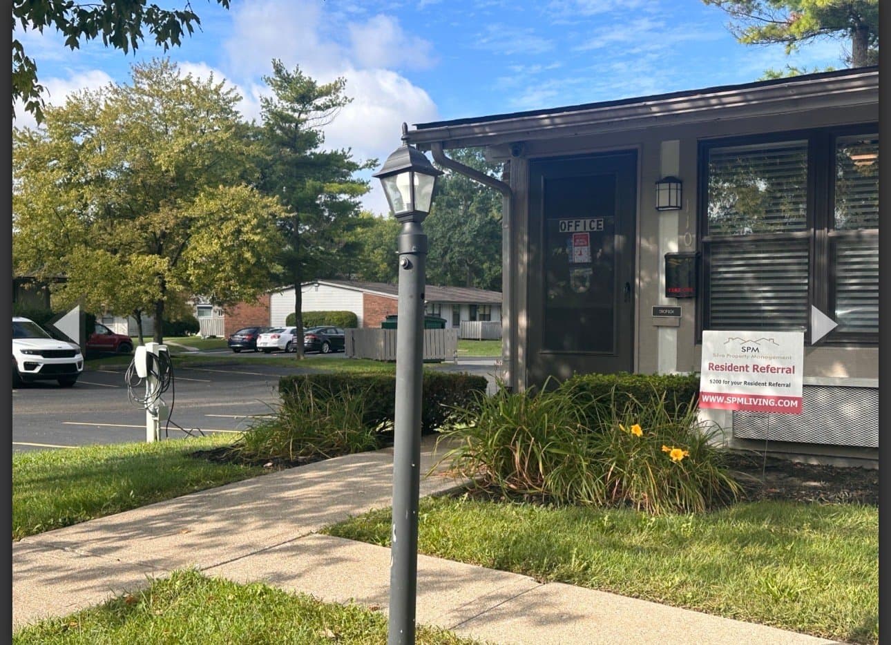 Westland Apartment: 110 Waterbury Ct
