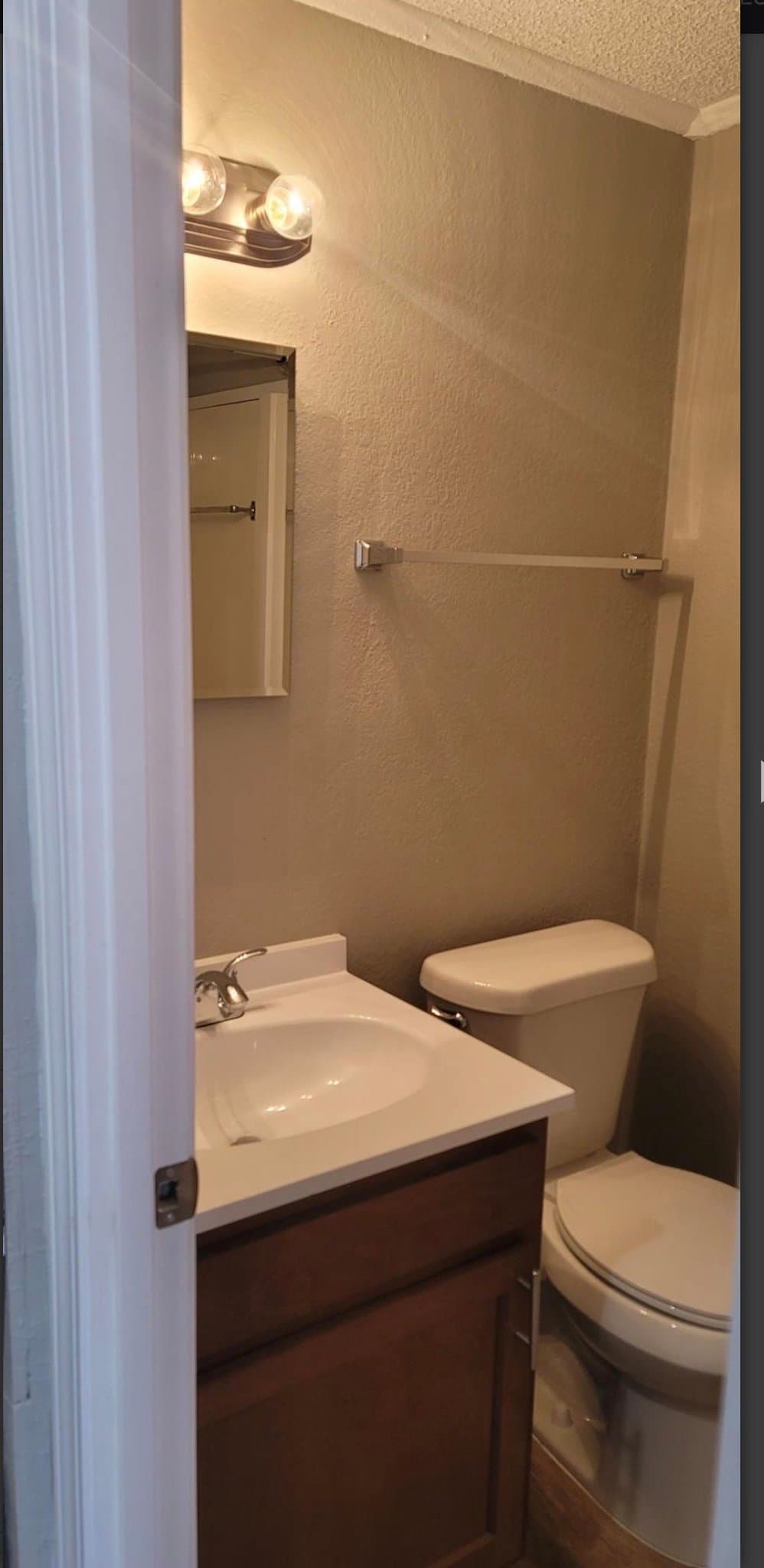 Westland Apartment: 110 Waterbury Ct