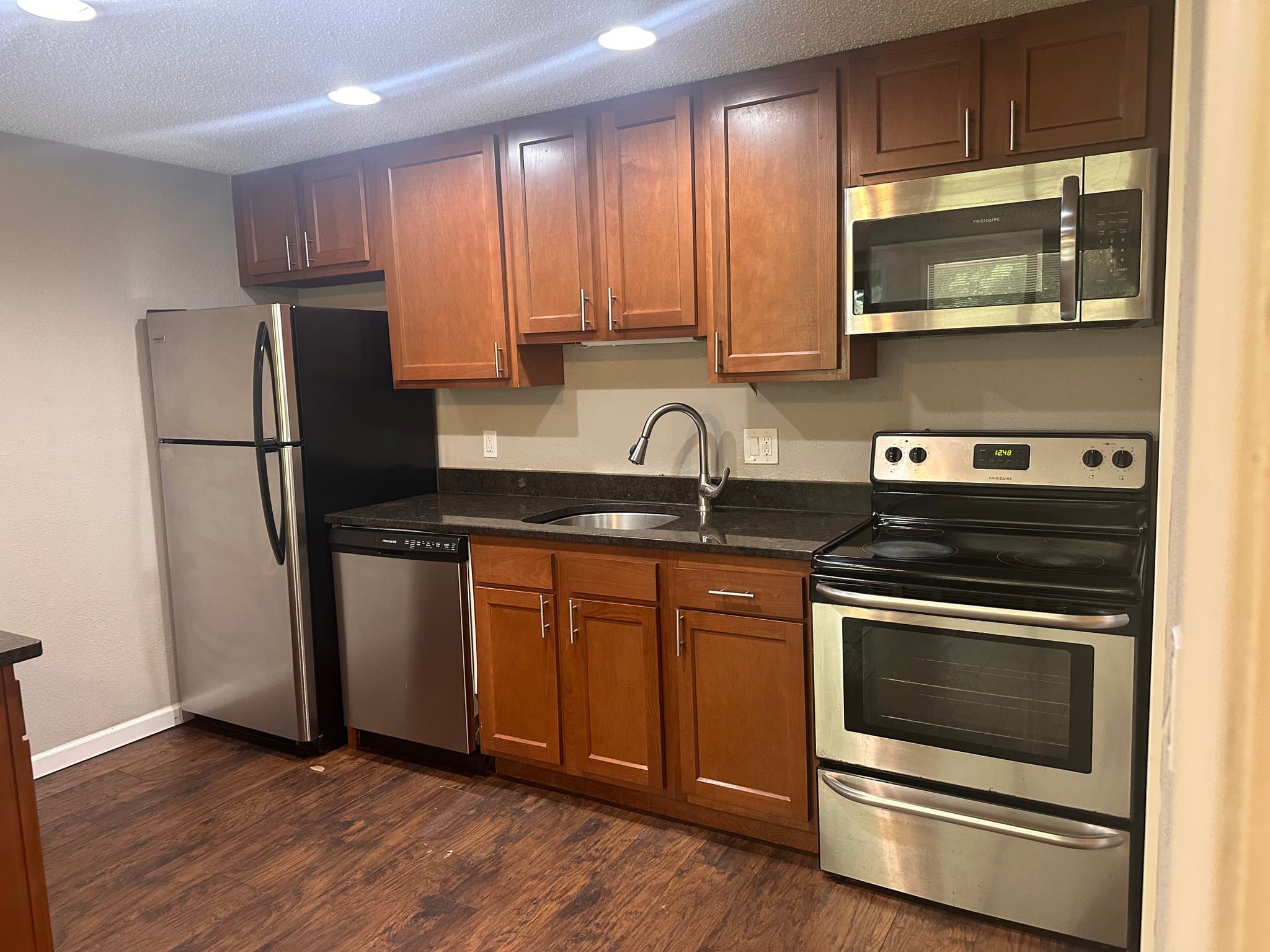 Westland Apartment: 110 Waterbury Ct